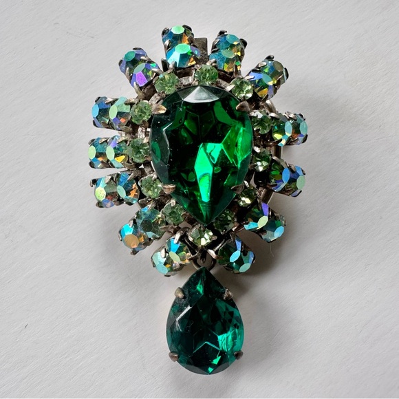 Vintage 1950s Christian Dior Aurora Borealis & Emerald Rhinestone Drop Brooch - Picture 1 of 11